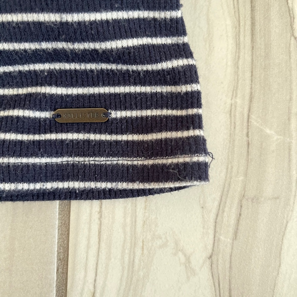 hollister slim tee